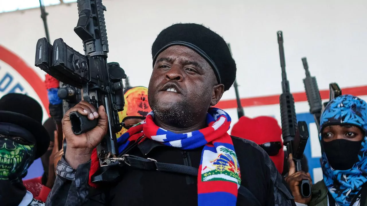 Jimmy Cherizie Babekyou - líder paramilitar haitiano